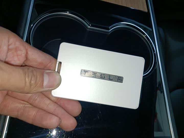 Фото 9 - Tesla Model 3