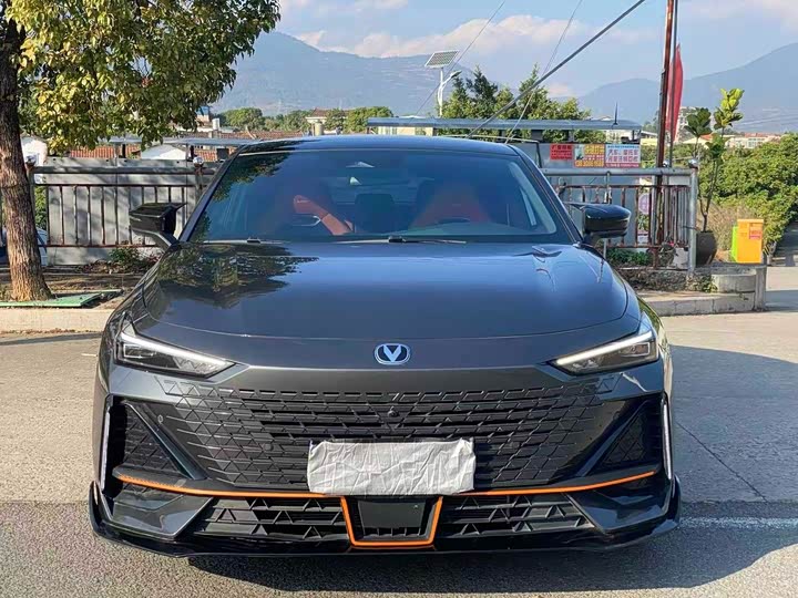 Фото 2 - Changan UNI-V