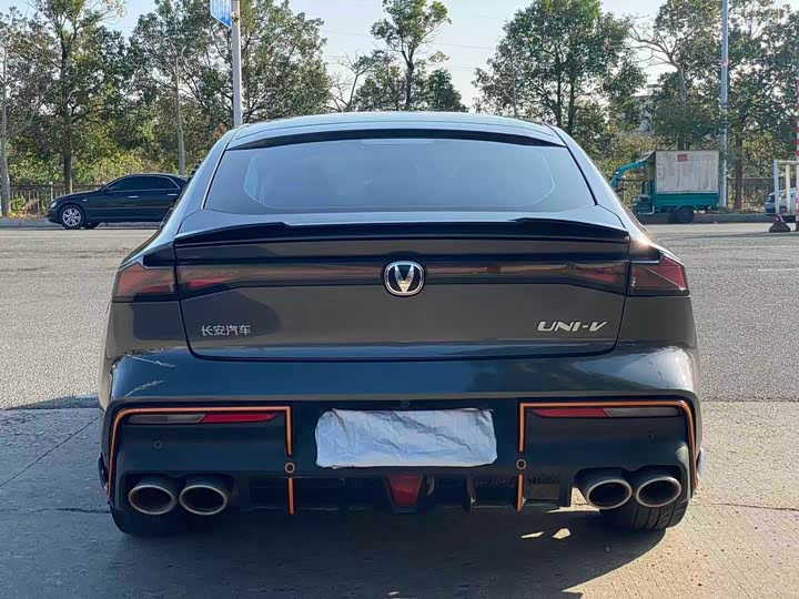 Фото 9 - Changan UNI-V
