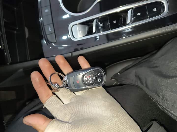 Фото 9 - Buick Regal