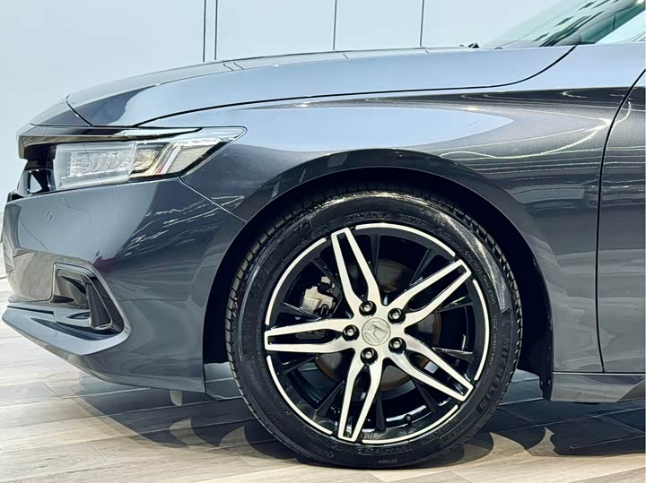 Фото 4 - Honda Accord