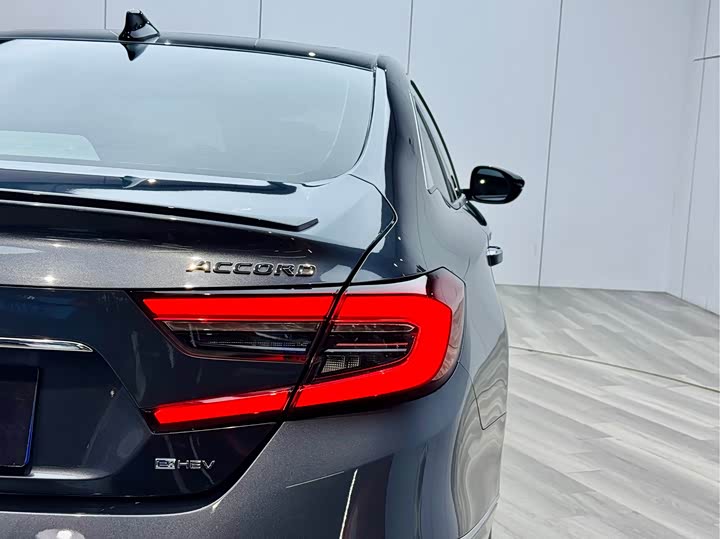 Фото 5 - Honda Accord