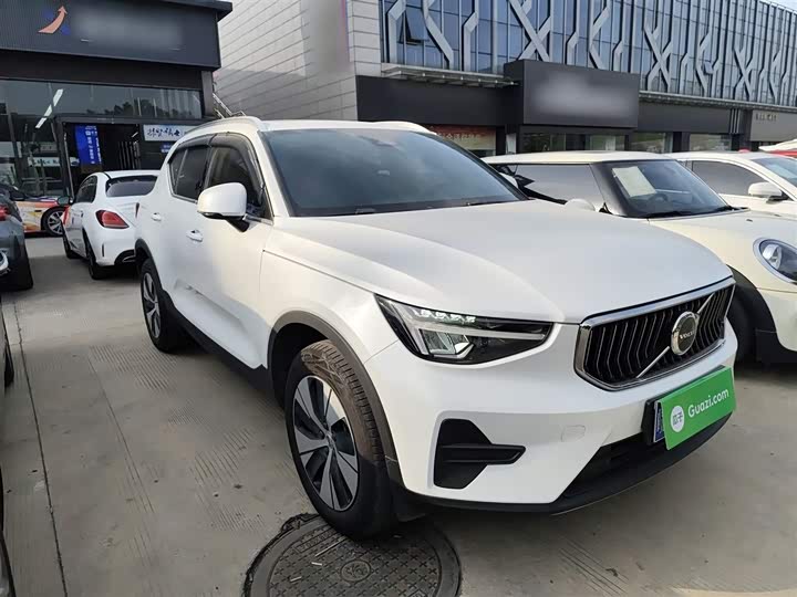 Фото 4 - Volvo XC40