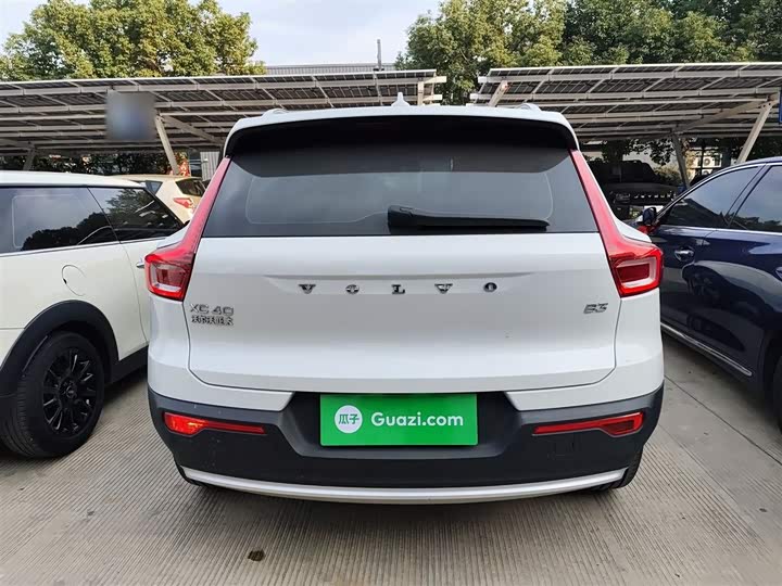 Фото 6 - Volvo XC40