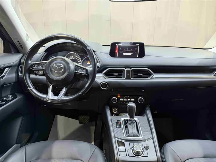 Фото 8 - Mazda CX-5