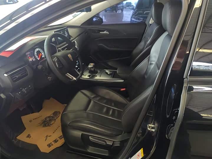 Фото 9 - Hongqi H5