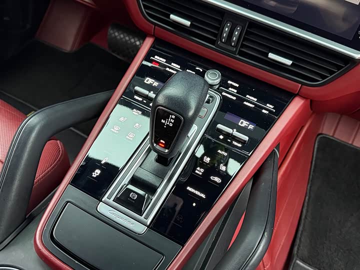 Фото 3 - Porsche Cayenne Hybrid