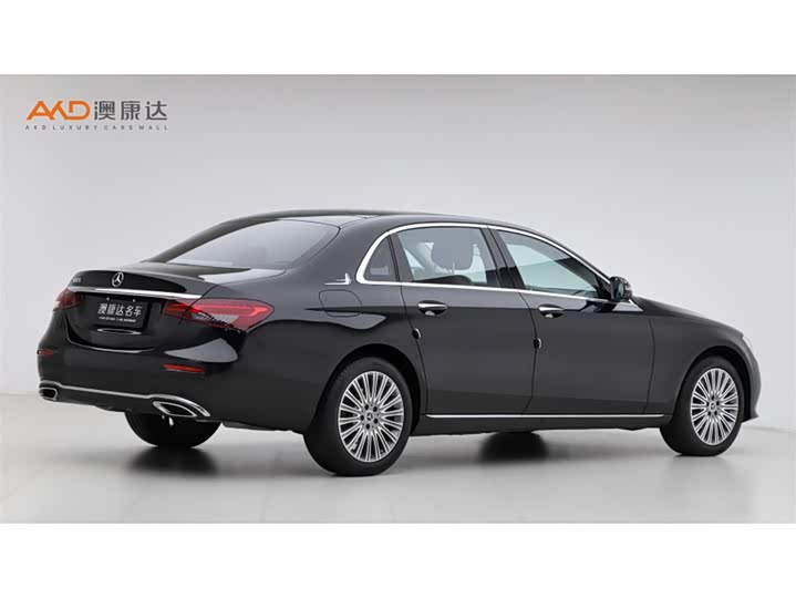 Фото 3 - Mercedes-Benz E-Class