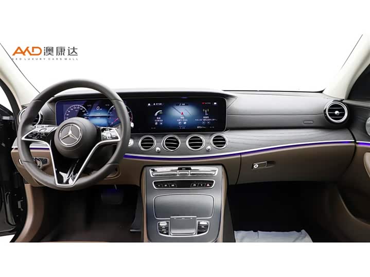 Фото 5 - Mercedes-Benz E-Class