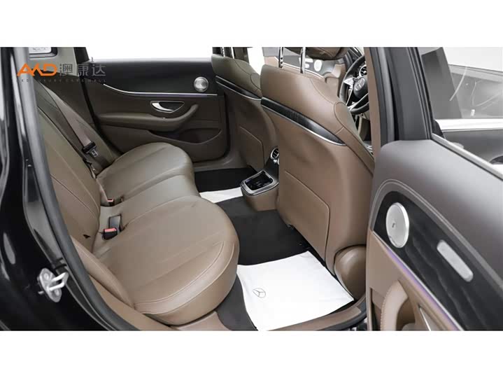 Фото 8 - Mercedes-Benz E-Class