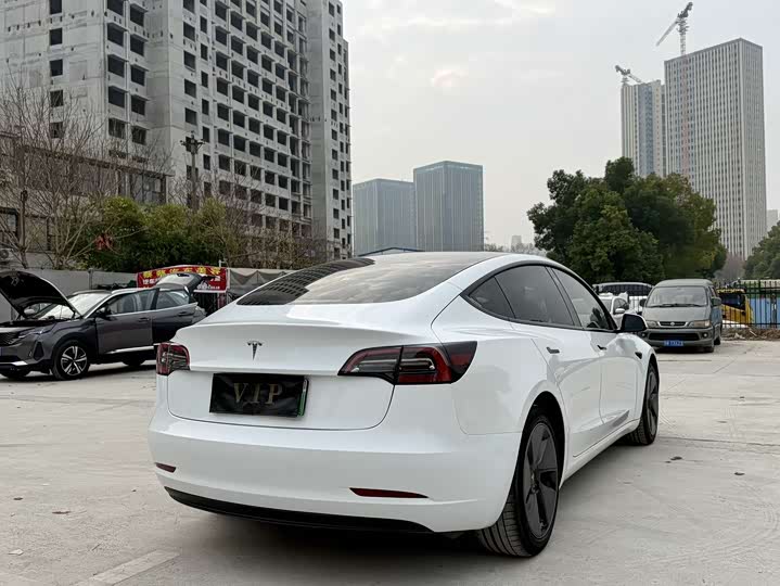 Фото 7 - Tesla Model 3