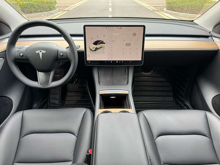 Фото 6 - Tesla Model Y