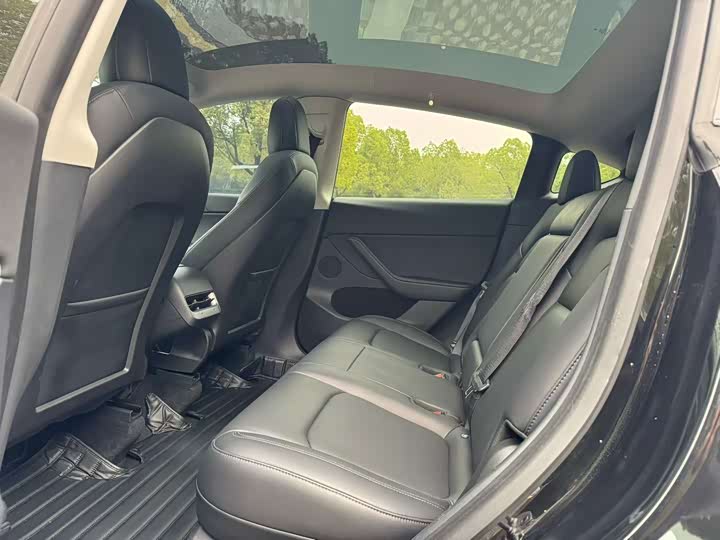 Фото 8 - Tesla Model Y