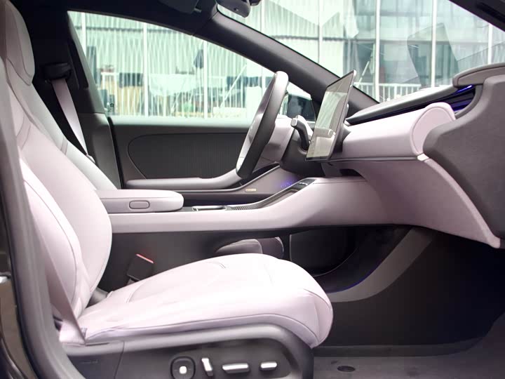 Фото 4 - Nio ET5T