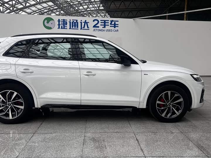 Фото 4 - Audi Q5L