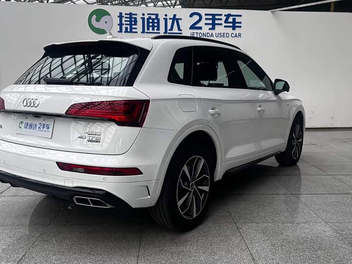 Фото 5 - Audi Q5L