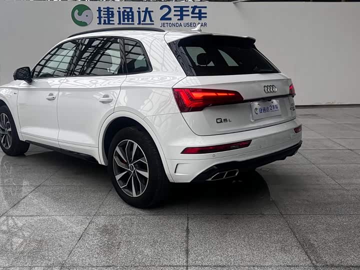 Фото 7 - Audi Q5L