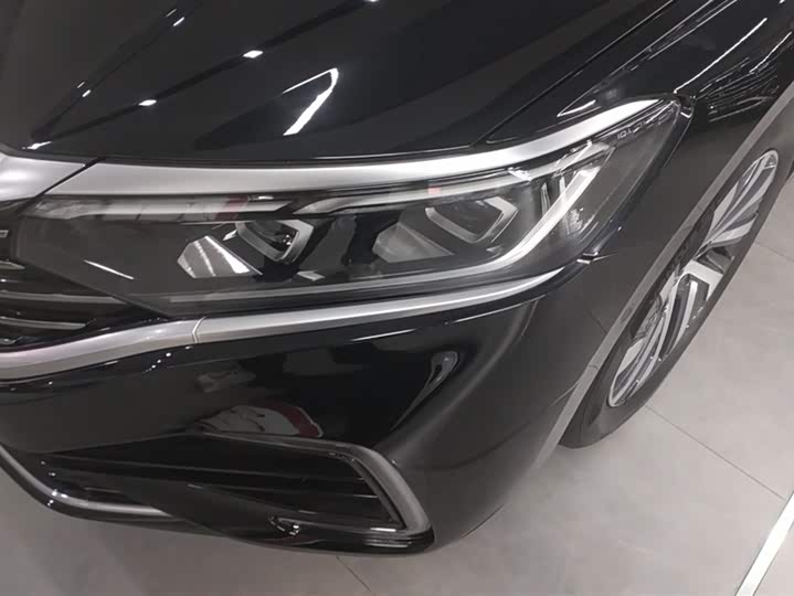 Фото 5 - Volkswagen Passat Hybrid