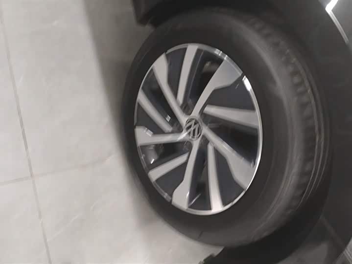 Фото 6 - Volkswagen Passat Hybrid