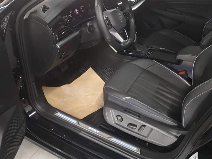 Фото 9 - Volkswagen Passat Hybrid