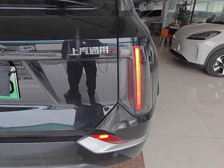 Фото 8 - Cadillac Optiq