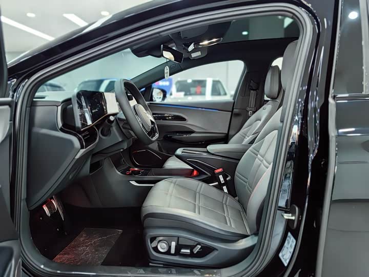 Фото 4 - Hongqi EH7