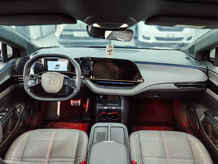 Фото 7 - Hongqi EH7