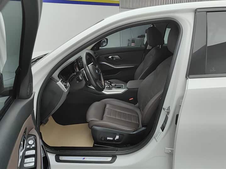 Фото 9 - BMW 3 Series