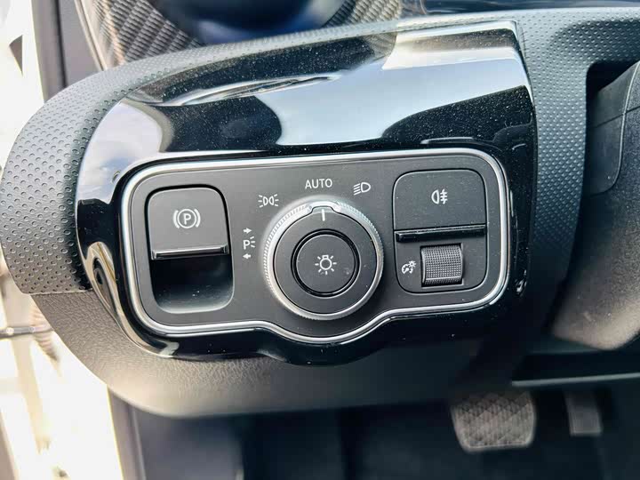 Фото 8 - Mercedes-Benz A-Class