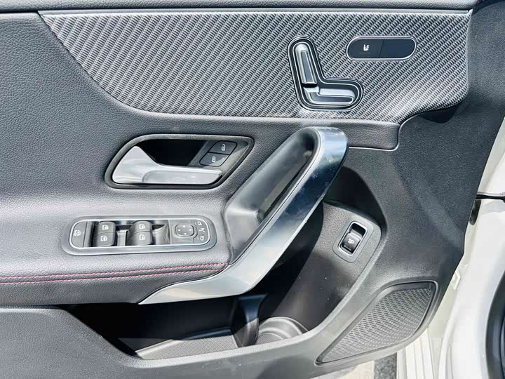 Фото 9 - Mercedes-Benz A-Class