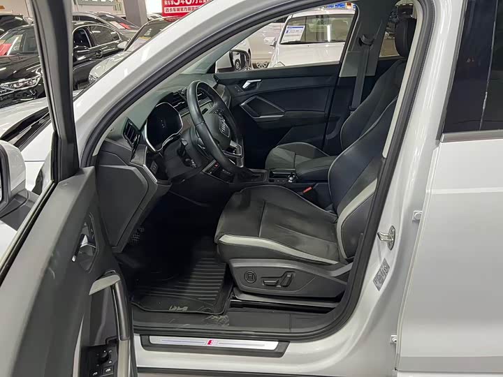 Фото 3 - Audi Q3