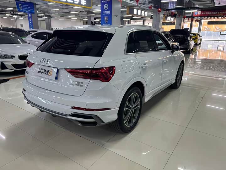 Фото 6 - Audi Q3