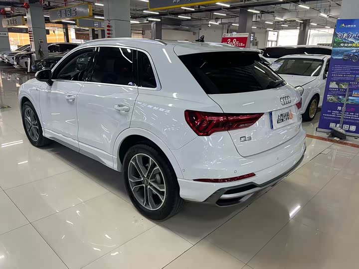 Фото 8 - Audi Q3