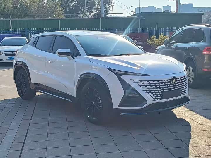 Фото 1 - Changan UNI-T