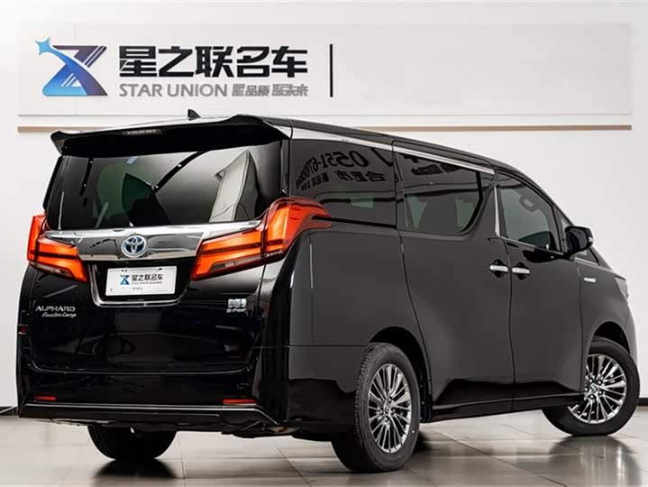 Фото 7 - Toyota Alphard