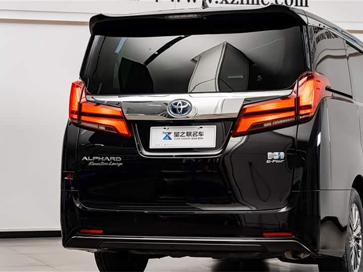 Фото 8 - Toyota Alphard