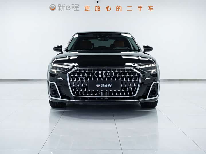 Фото 2 - Audi A8