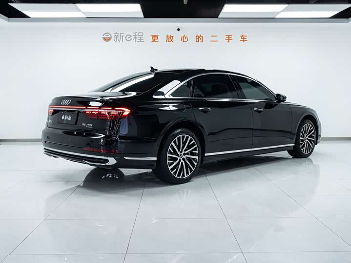 Фото 5 - Audi A8