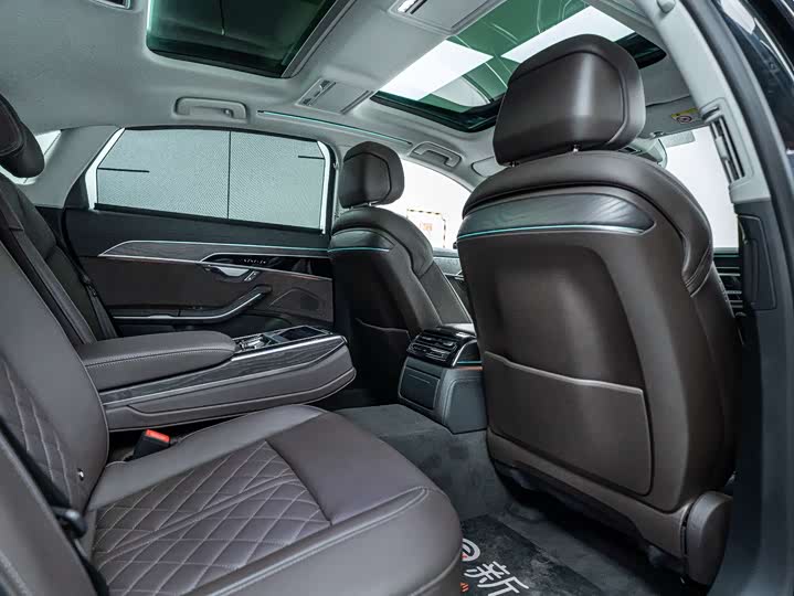 Фото 8 - Audi A8