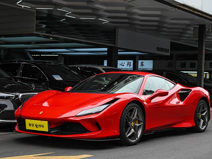 Фото 1 - Ferrari F8