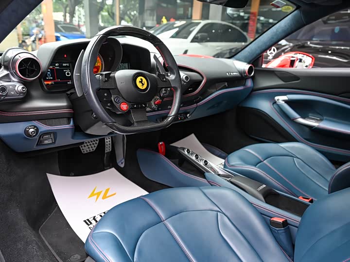 Фото 6 - Ferrari F8