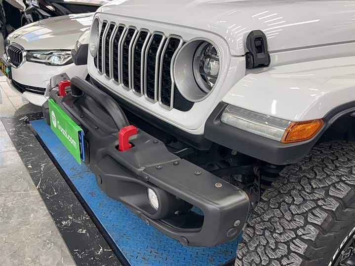 Фото 4 - Jeep Wrangler