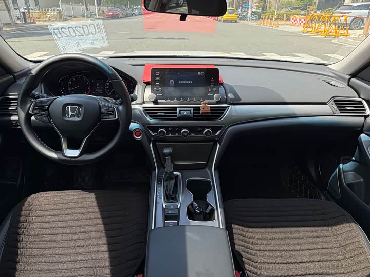 Фото 7 - Honda Accord