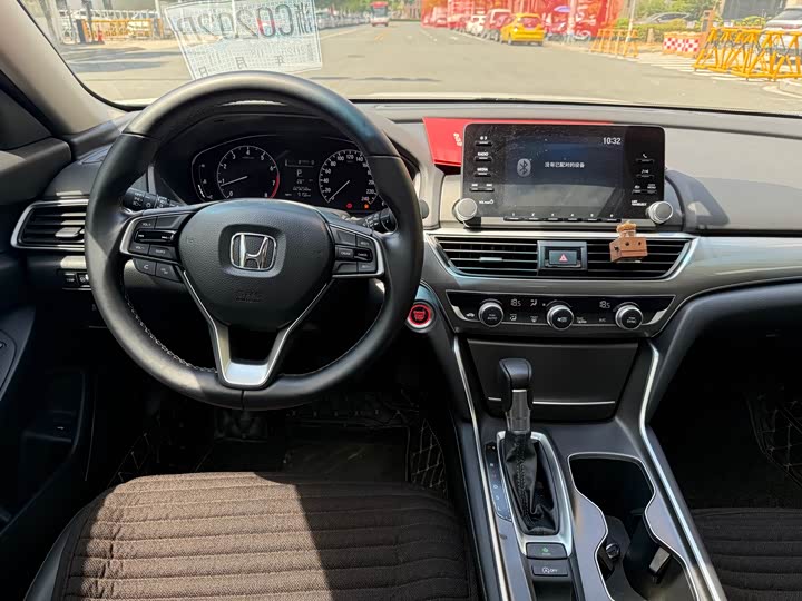 Фото 8 - Honda Accord