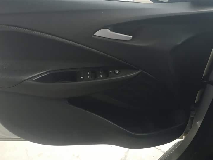 Фото 7 - Chevrolet Onix (Cavalier)