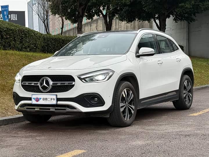 Фото 1 - Mercedes-Benz GLA-Class