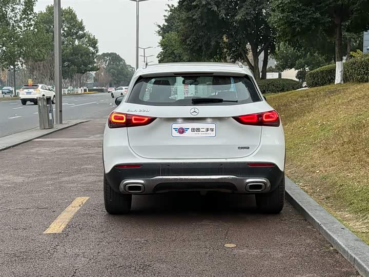 Фото 4 - Mercedes-Benz GLA-Class