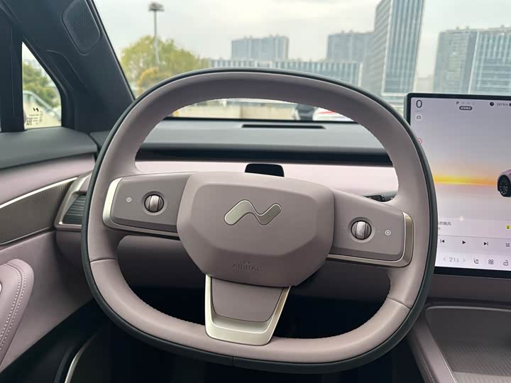 Фото 6 - Nio Onvo L60