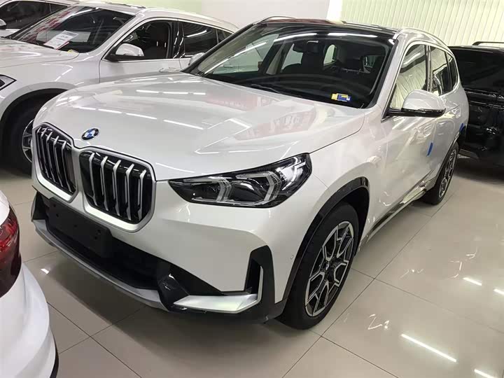 Фото 2 - BMW X1