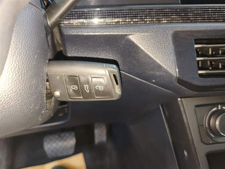 Фото 9 - Volkswagen Lavida